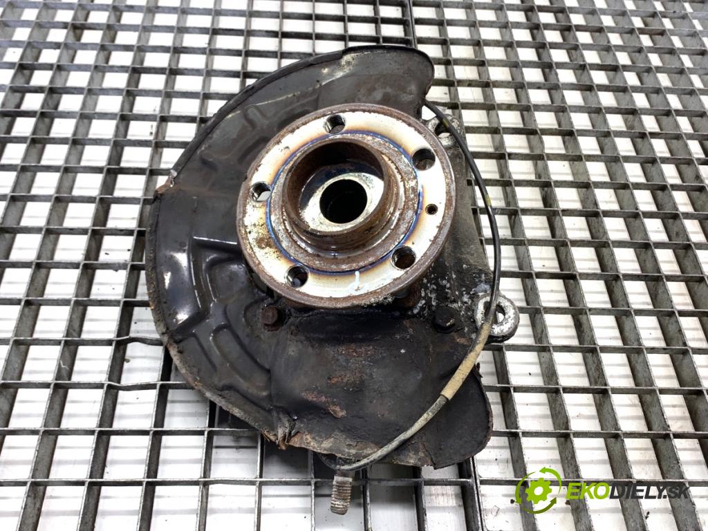 VOLVO V70 II Kombi 2000 103 kW 2.5 TDI 2460 náboj pravy predný 9461944