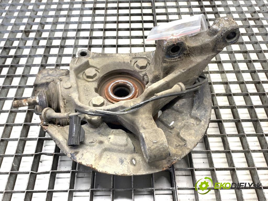 VOLVO V70 II Kombi 2000 103 kW 2.5 TDI 2460 náboj pravy predný 9461944
