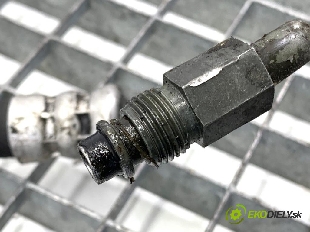 VOLVO V70 II Kombi 2000 103 kW 2.5 TDI 2460 hadice servočerpadlo 8634733 (Trubka servo čerpadla)