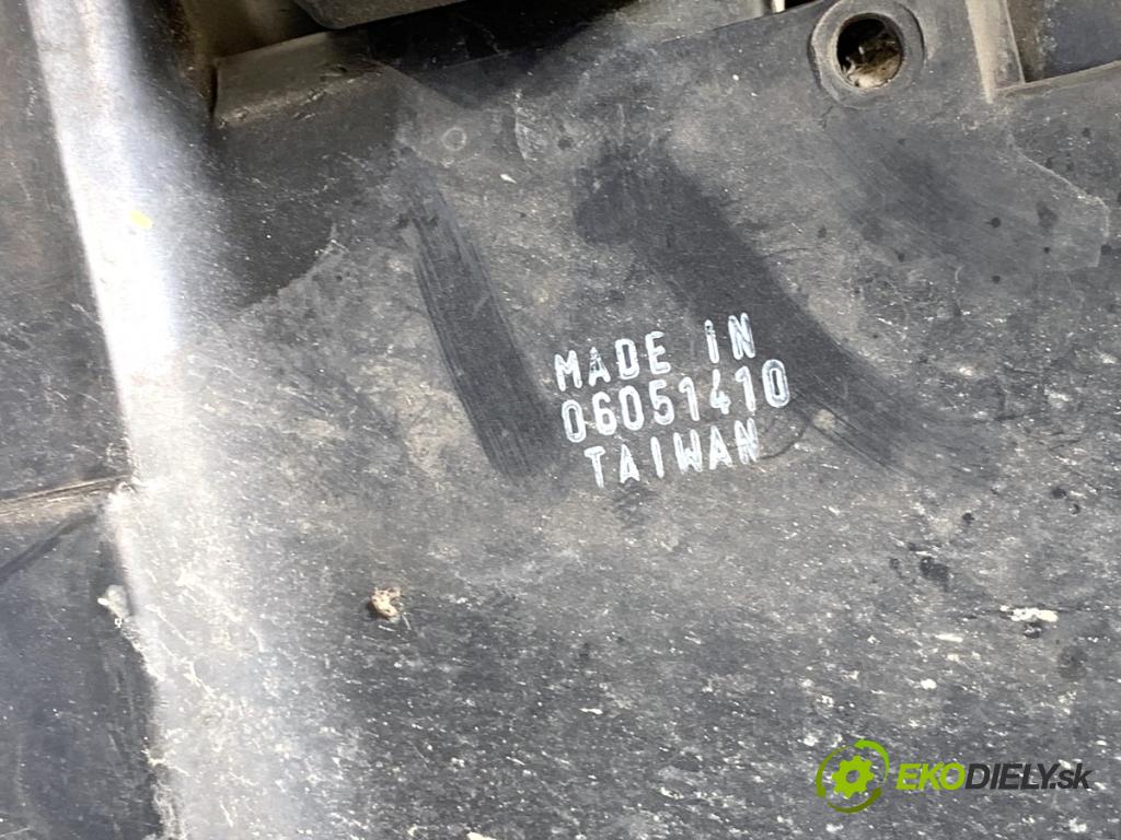 VOLVO V70 II Kombi 2000 103 kW 2.5 TDI 2460 Svetlomet ľavy predný