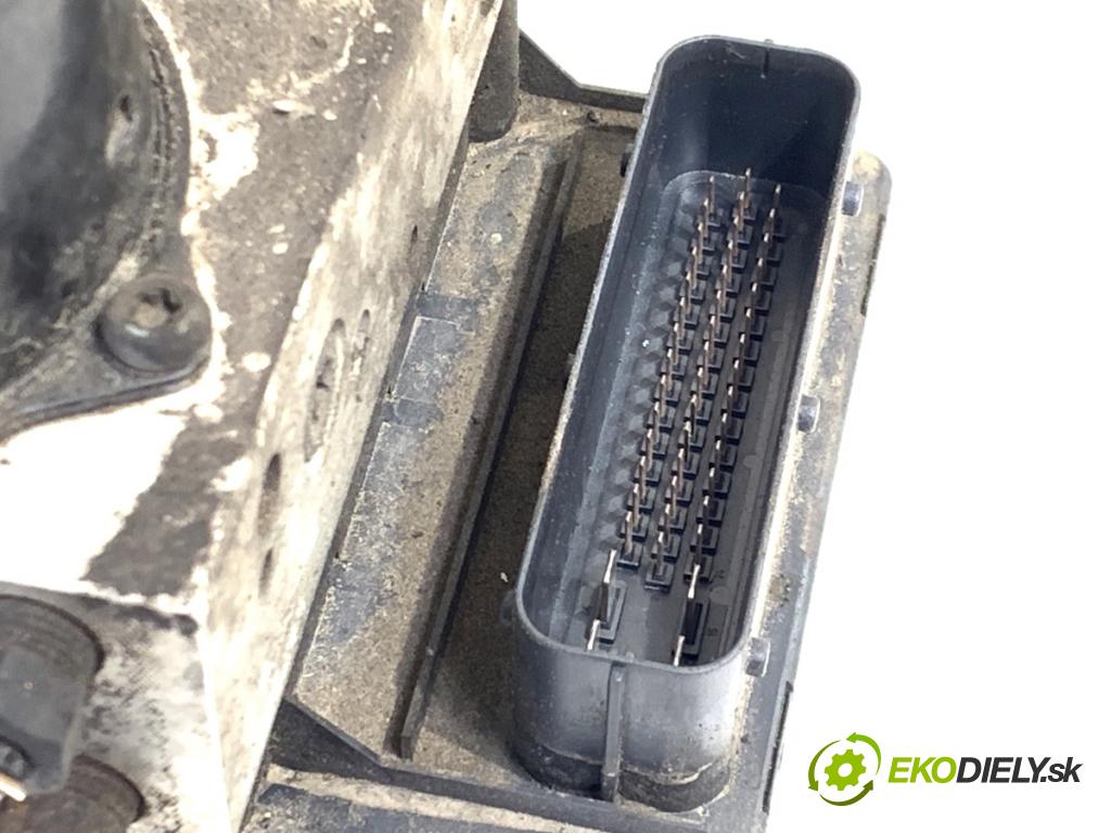 VOLVO V70 II Kombi 2000 103 kW 2.5 TDI 2460 Pumpa ABS 8634411 (Pumpa ABS)