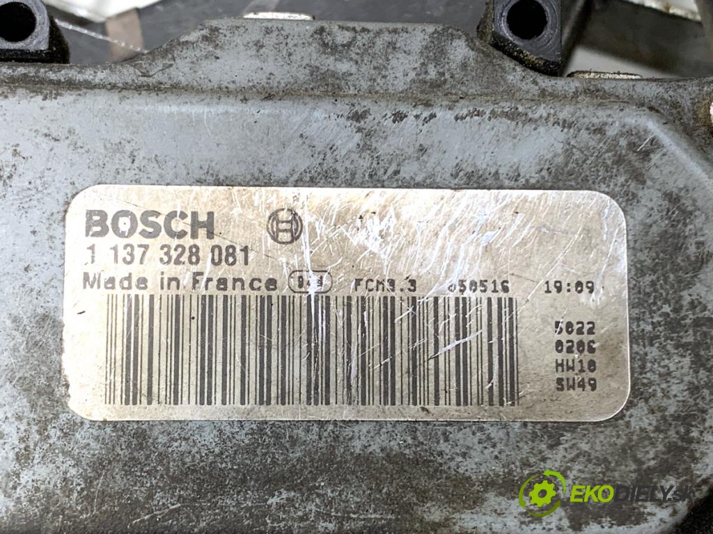 VOLVO V70 II Kombi 2000 103 kW 2.5 TDI 2460 ventilátor chladiče modul 1137328081