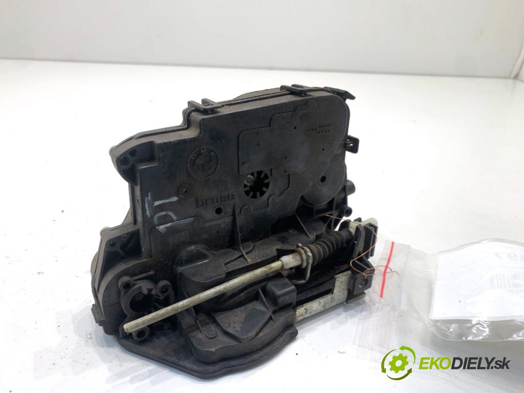 BMW E90 sedan 2006 120 kW 320 d 1995 zámok Dvere pravy zad 7060296
