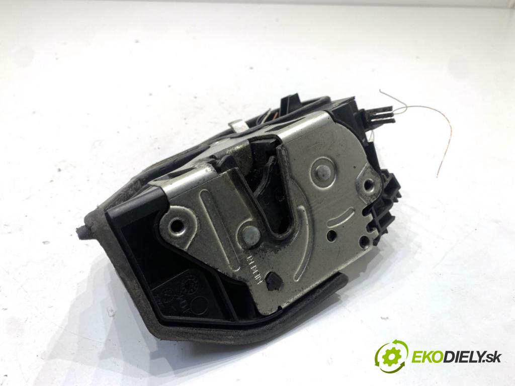 BMW E90 sedan 2006 120 kW 320 d 1995 zámok Dvere ľavy zad 7167075