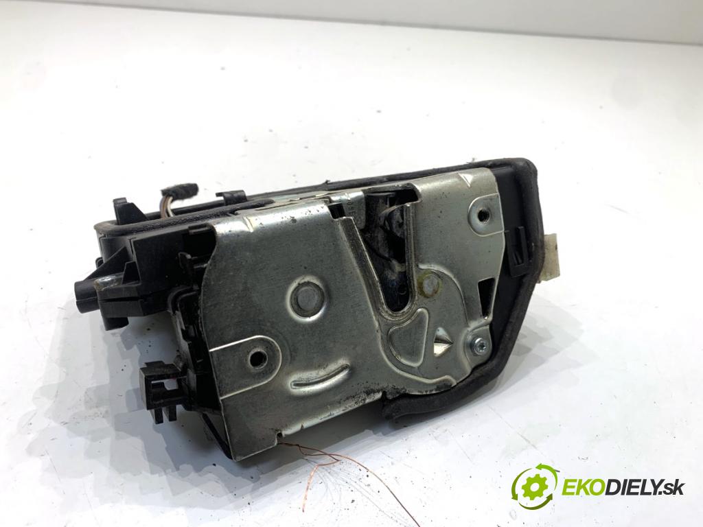 BMW E90 sedan 2006 120 kW 320 d 1995 zámok Dvere pravy predný 7059968