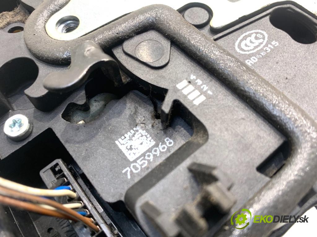 BMW E90 sedan 2006 120 kW 320 d 1995 zámok Dvere pravy predný 7059968