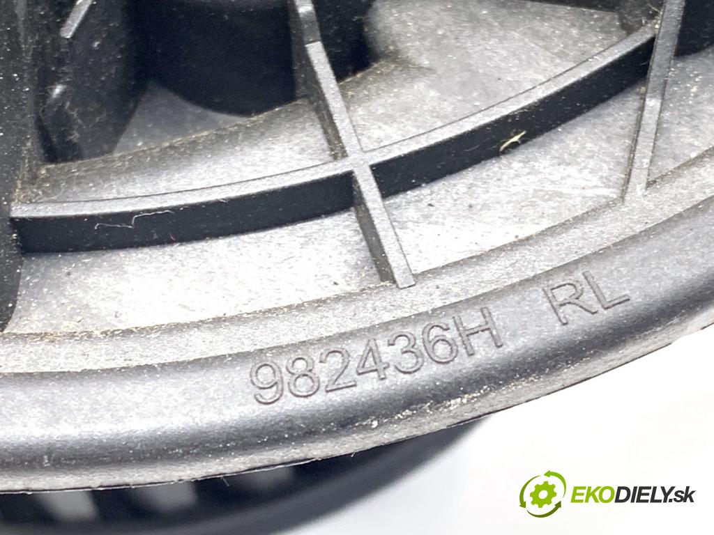 BMW E90 sedan 2006 120 kW 320 d 1995 ventilátor kúrenia