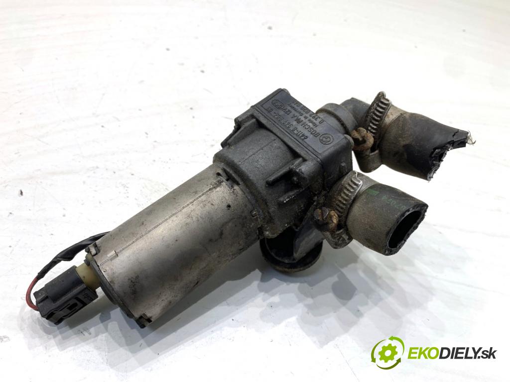 BMW E90 sedan 2006 120 kW 320 d 1995 DALŠÍ: Pumpa vody 8369806 (Vodná pumpa)