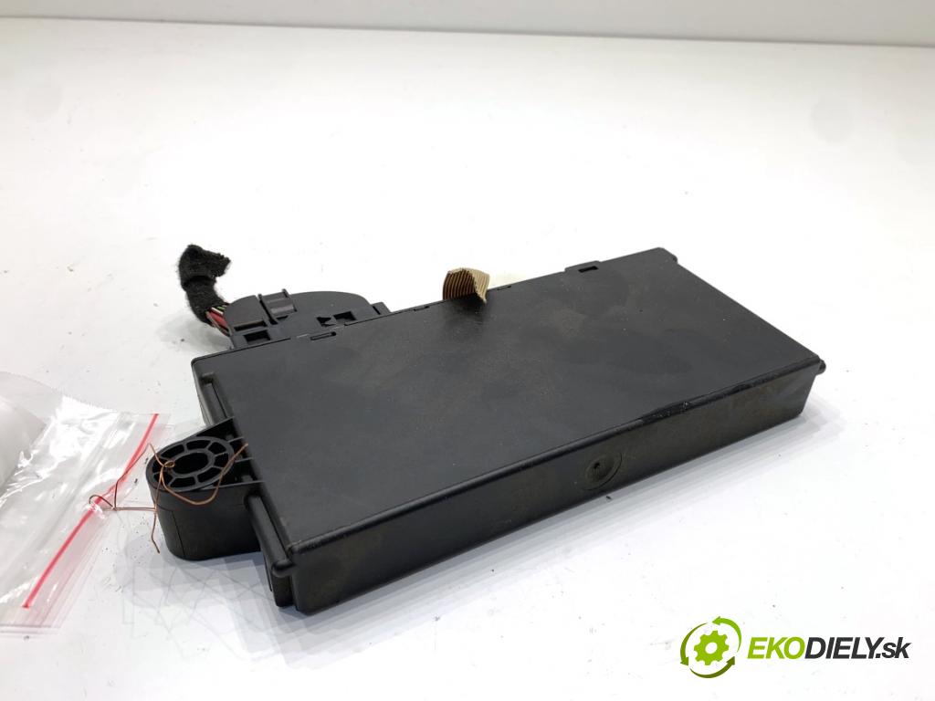 BMW E90 sedan 2006 120 kW 320 d 1995 modul komfortu 6943830 (Komfortní modul)