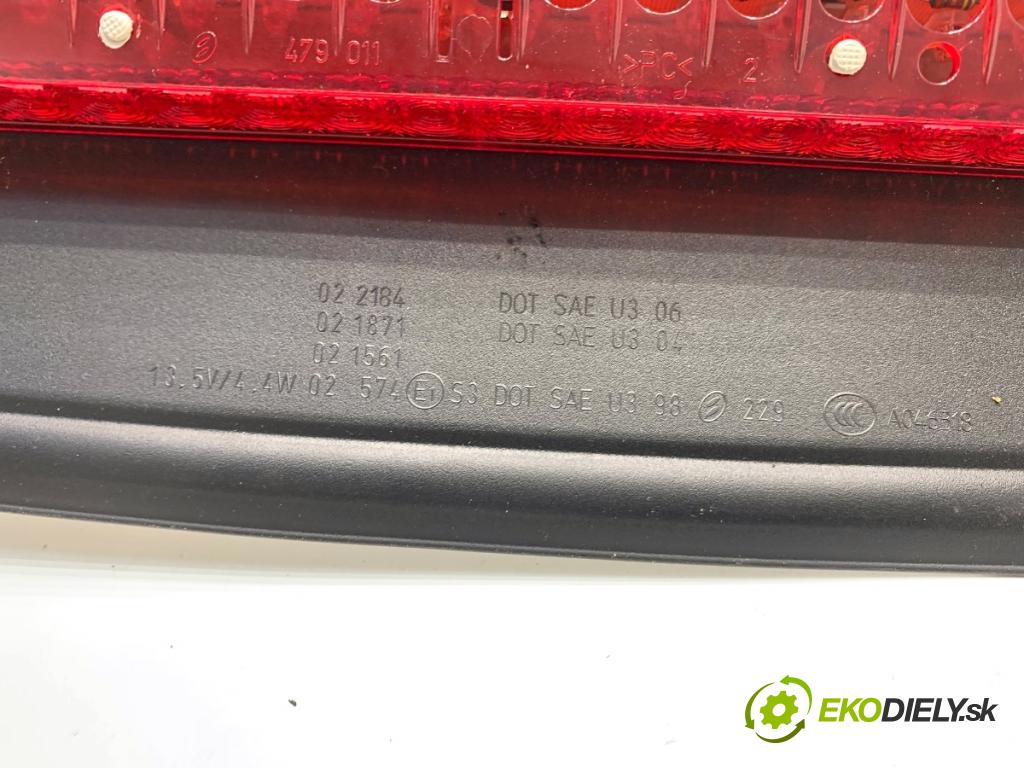 BMW E90 sedan 2006 120 kW 320 d 1995 Svetlo brzdových svetiel 6946615