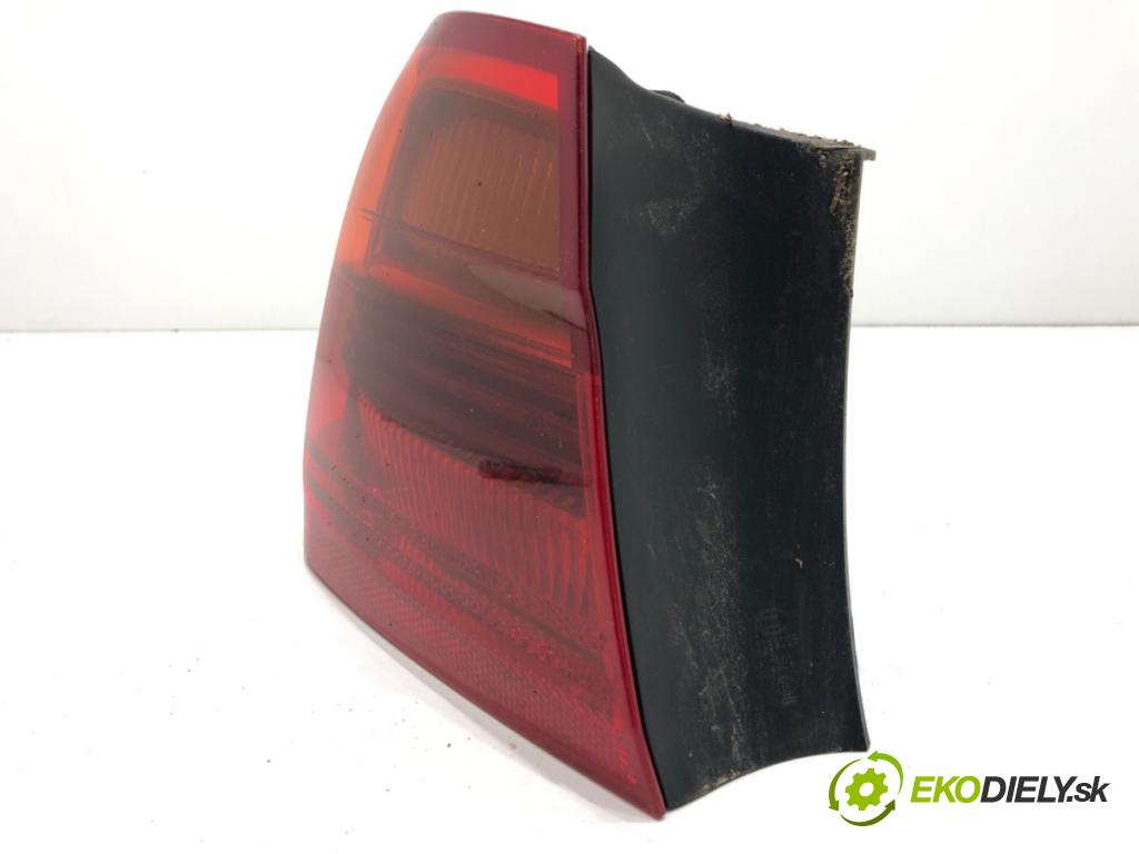 BMW E90 sedan 2006 120 kW 320 d 1995 světlo levý zadní část 6937457