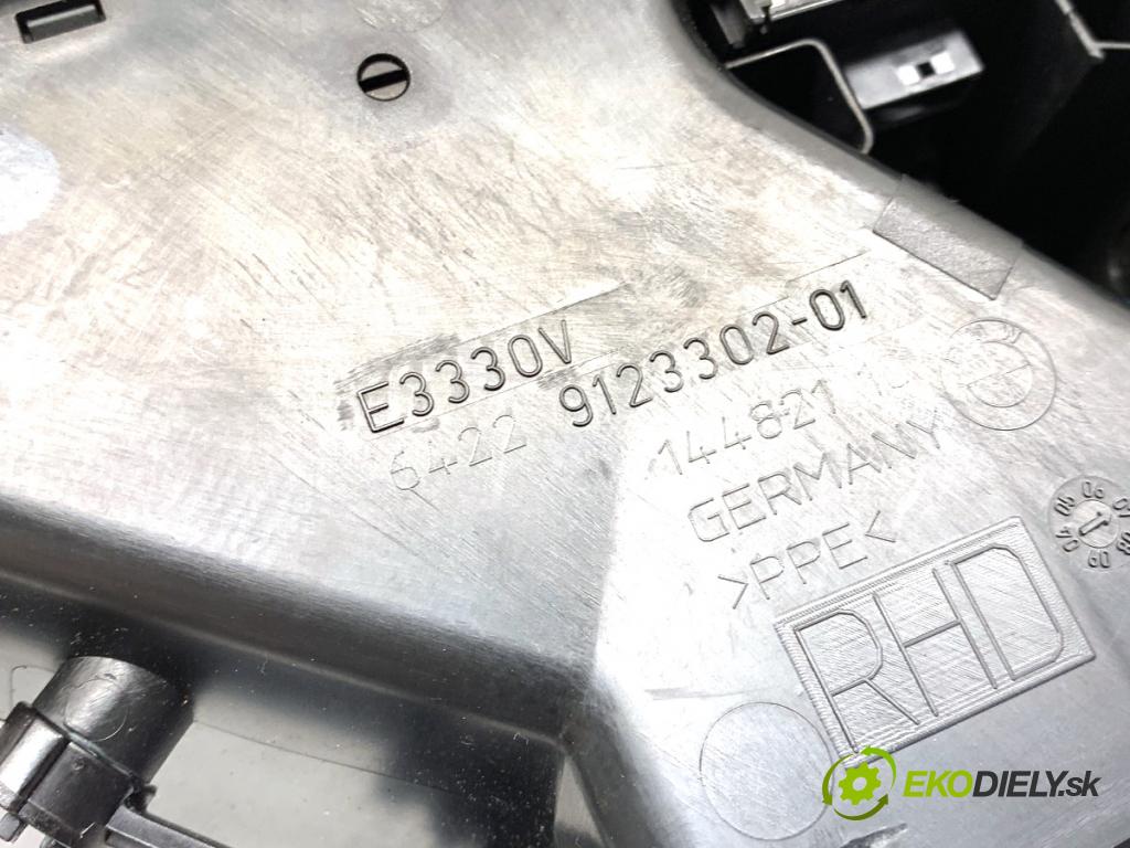 BMW E90 sedan 2006 120 kW 320 d 1995 Mriežky kúrenia predný 9123302