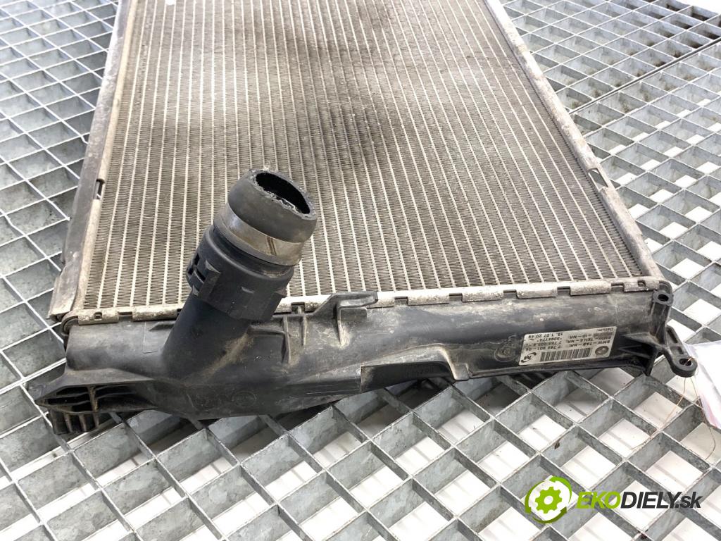 BMW E90 sedan 2006 120 kW 320 d 1995 chladič vody 7788901 (Vodní chladič)