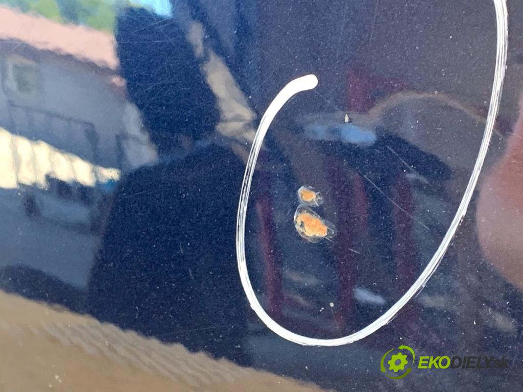 BMW E90 sedan 2006 120 kW 320 d 1995 Blatník pravy predný