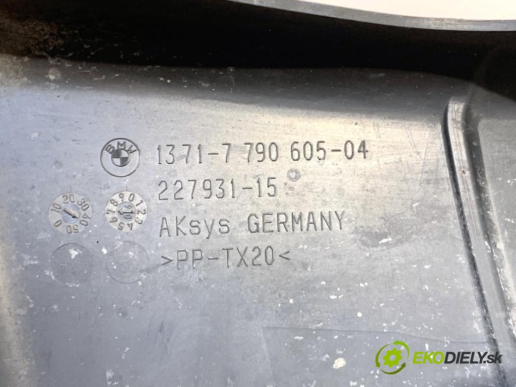 BMW E90 sedan 2006 120 kW 320 d 1995 Volant vzduchu 7790605
