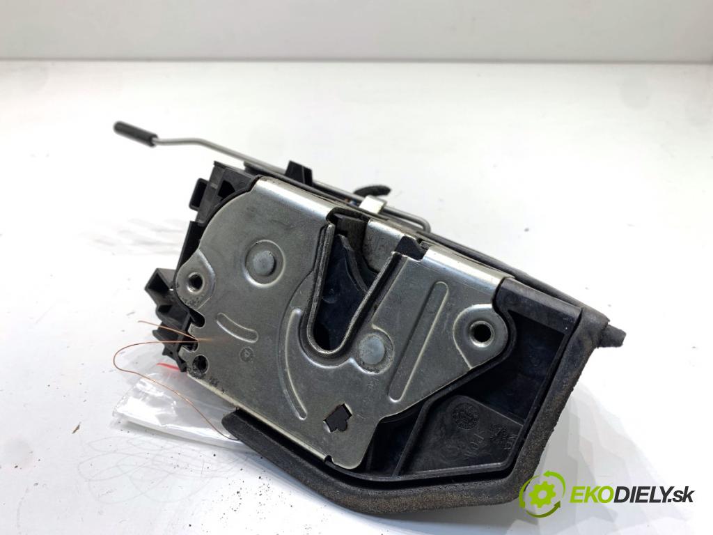 BMW E87 liftback 2005 90 kW 118 d 1995 zámok Dvere pravy predný 7167068