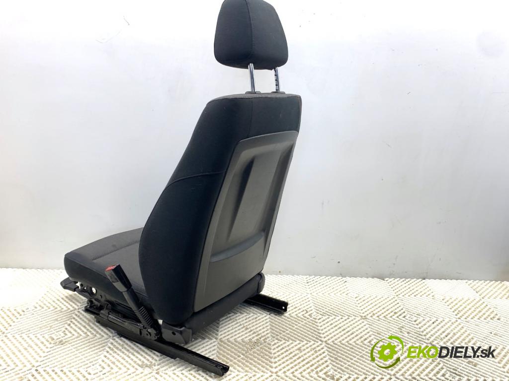 BMW E87 liftback 2005 90 kW 118 d 1995 Sedadlo pravy predný