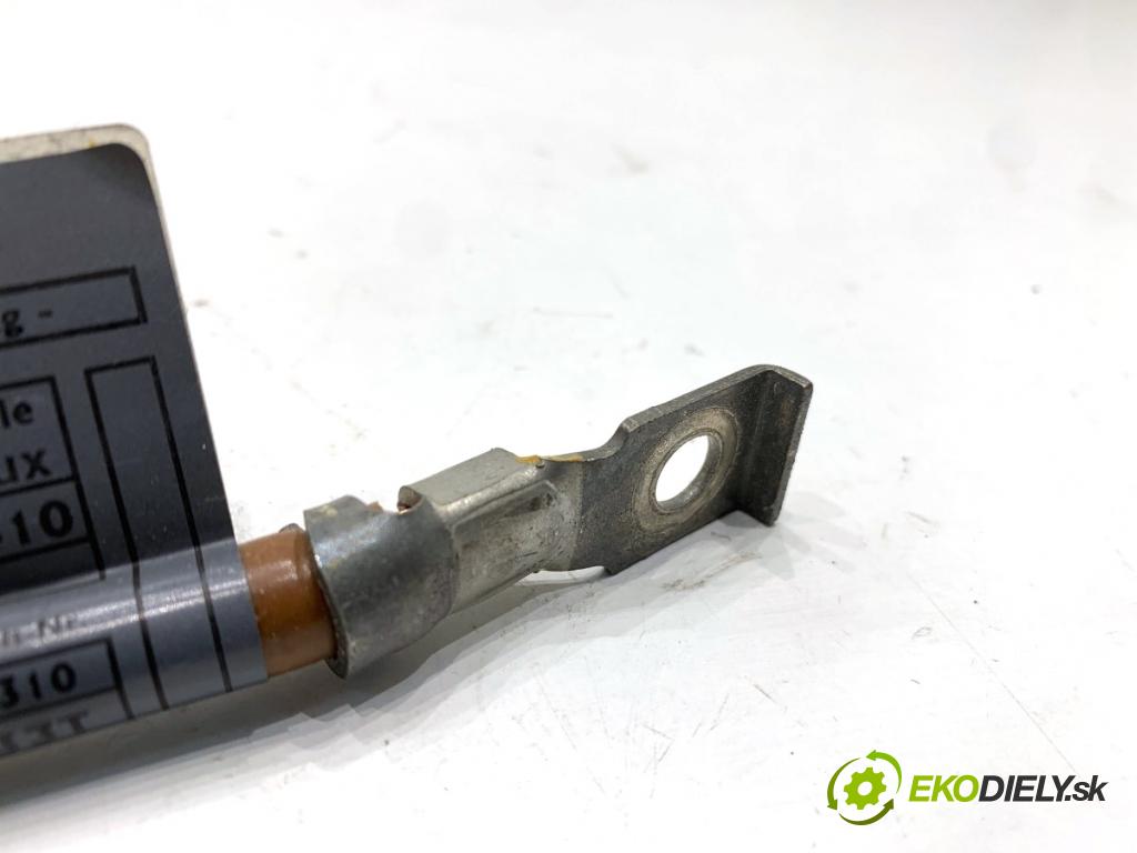 BMW E87 liftback 2005 90 kW 118 d 1995 svorka MINUS 6966310