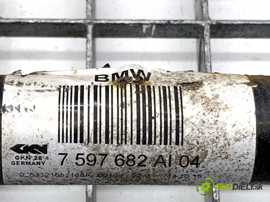 BMW F30 sedan 2015 110 kW 318 d 1995 poloos pravý zadní část 7597682