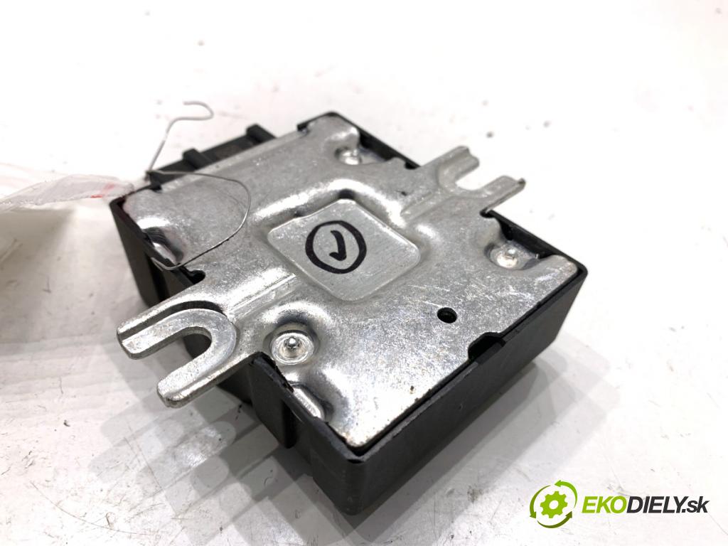 BMW F30 sedan 2015 110 kW 318 d 1995 Modul pumpy paliva 7447895