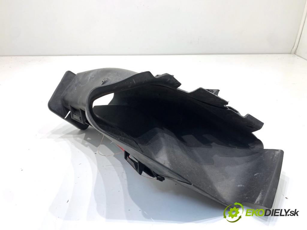 BMW E87 liftback 2005 90 kW 118 d 1995 volant vzduchu 7076841