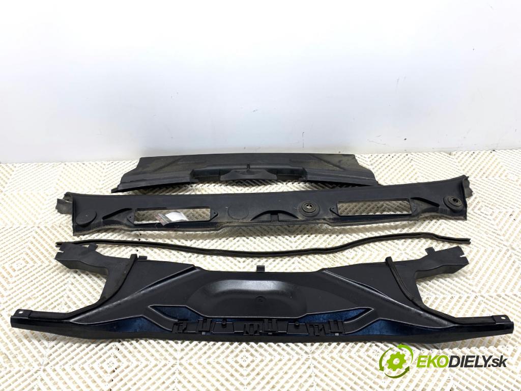 BMW E87 liftback 2005 90 kW 118 d 1995 torpédo plast pod čelní okno 6925015 57550913 (Plast pod čelním sklem)