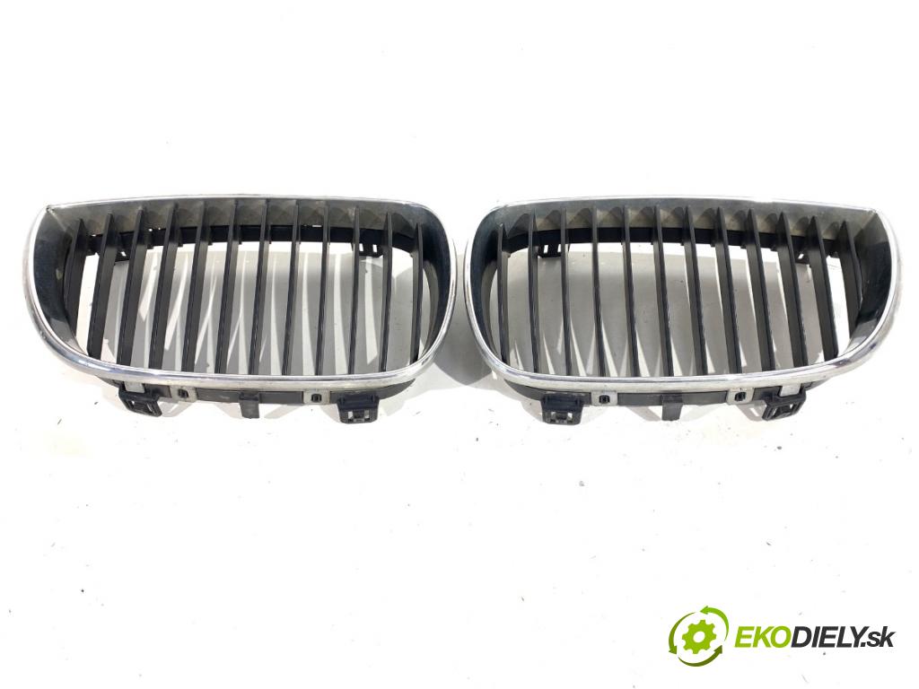 BMW E87 liftback 2005 90 kW 118 d 1995 mřížka maska 7077129 (Přední mřížka (maska chladiče))
