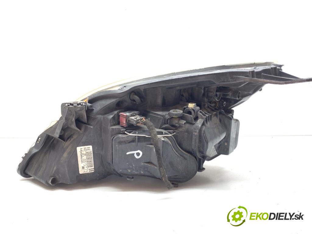 OPEL VECTRA C Kombi 2005 110 kW 1.9 CDTI (F35) 1910 Svetlomet pravy predný XENON 13170934