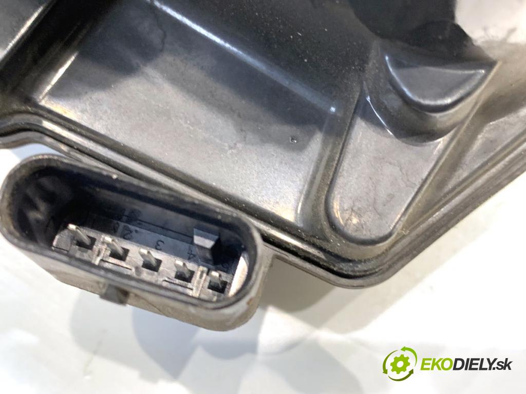 BMW G05 SUV 2020 294 kW xDrive M 50 d 2993 Škrtiaca klapka 8512452 (Škrtiaca klapka)