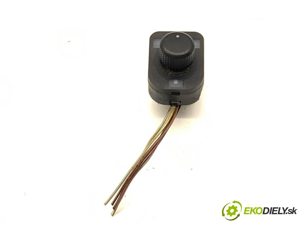 SEAT ALTEA nadwozie wielkoprzestrzenne (MPV) 2005 77 kW 1.9 TDI 1896 Prepínač nastavenia spätných zrkadiel 5P0959565 (Prepínacie páčky pod volantom)