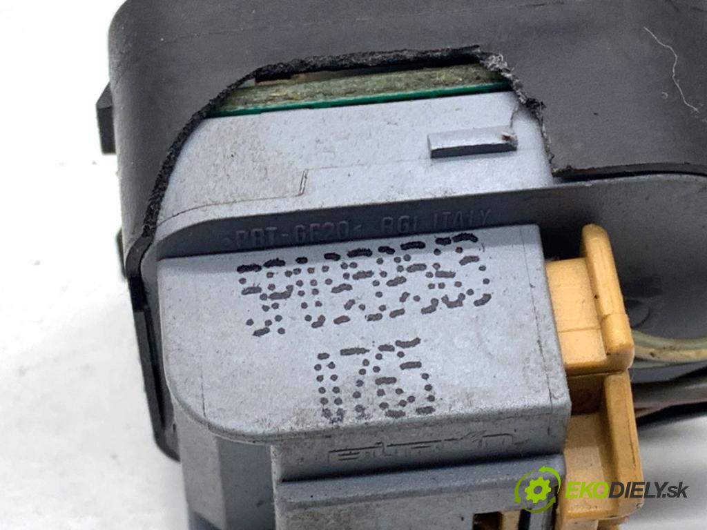 SEAT ALTEA nadwozie wielkoprzestrzenne (MPV) 2005 77 kW 1.9 TDI 1896 Prepínač nastavenia spätných zrkadiel 5P0959565 (Prepínacie páčky pod volantom)