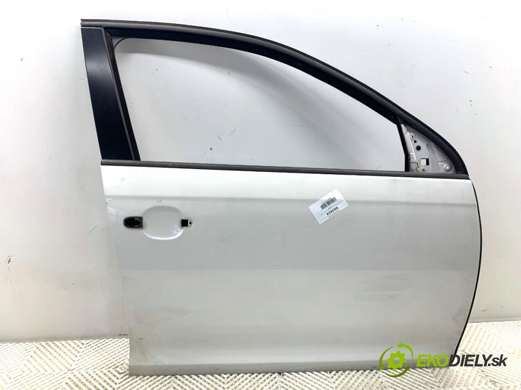 VW GOLF VI Kombi 2010 77 kW 1.6 TDI 1598 dveře pravý přední část LB9A