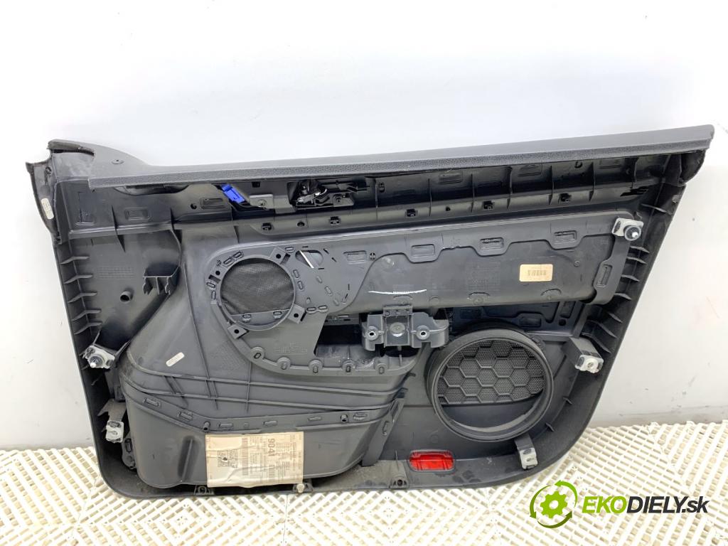 VW GOLF VI Kombi 2010 77 kW 1.6 TDI 1598 čalúnenie Dvere ľavy predný