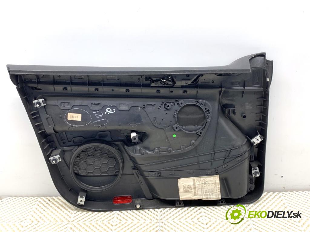 VW GOLF VI Kombi 2010 77 kW 1.6 TDI 1598 čalúnenie Dvere pravy predný