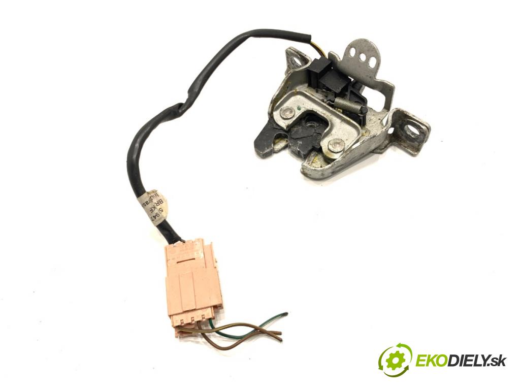 VW FOX liftback 2005 51 kW 1.4 TDI 1422 zámok dveří zadní část 5Z0947561E