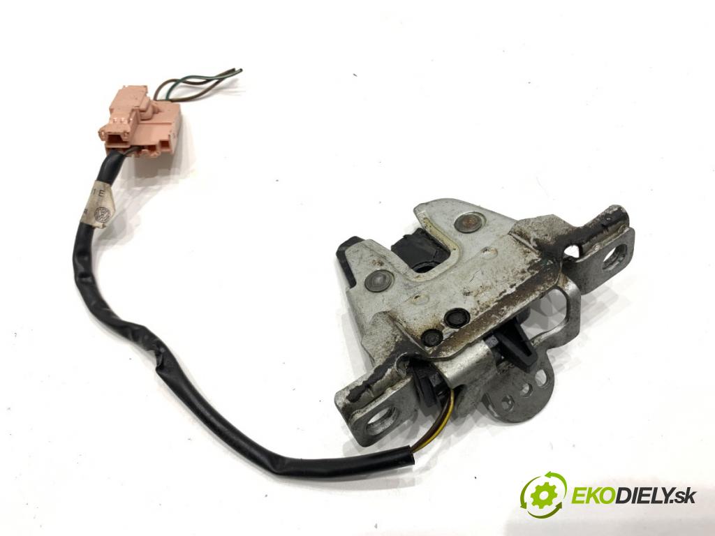 VW FOX liftback 2005 51 kW 1.4 TDI 1422 zámok dverí zad 5Z0947561E