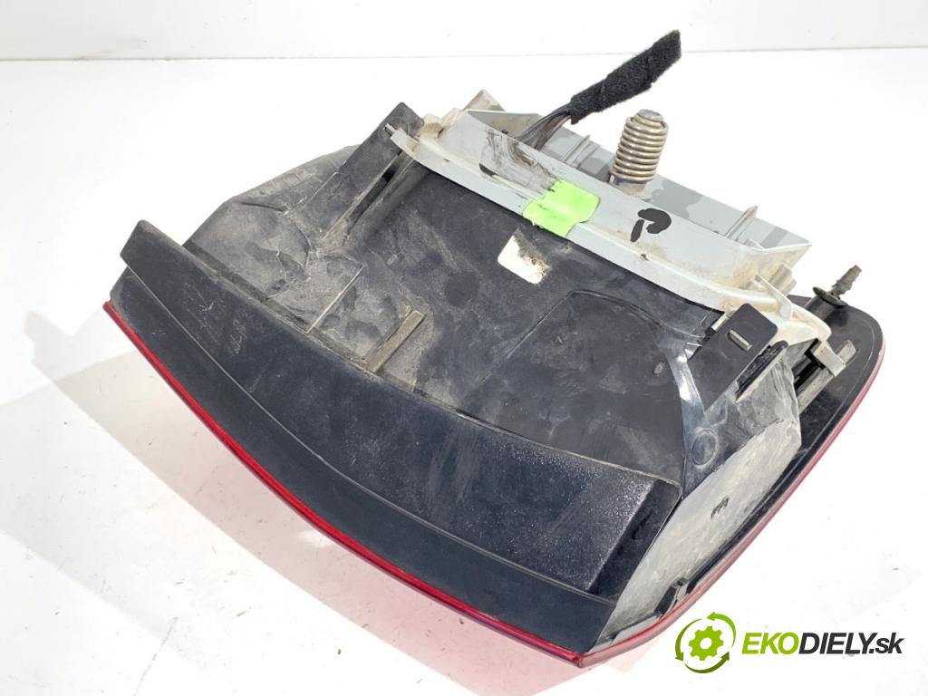 VW FOX liftback 2005 51 kW 1.4 TDI 1422 Svetlo pravy zad 5Z0945096
