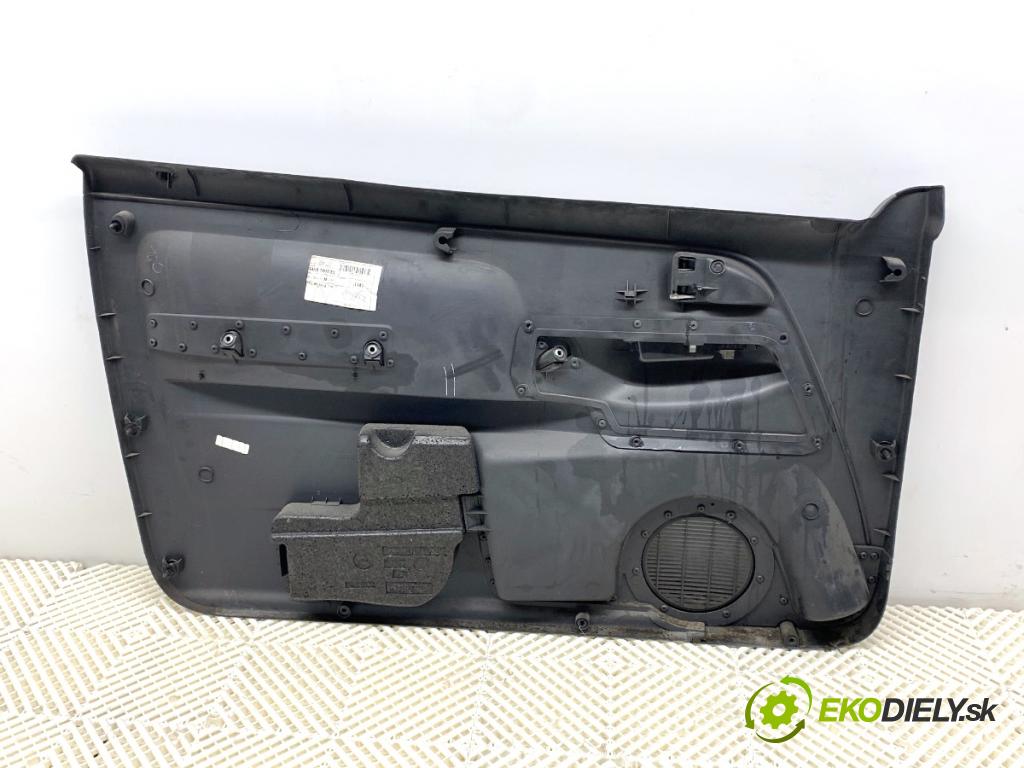 VW FOX liftback 2005 51 kW 1.4 TDI 1422 čalúnenie Dvere pravy predný