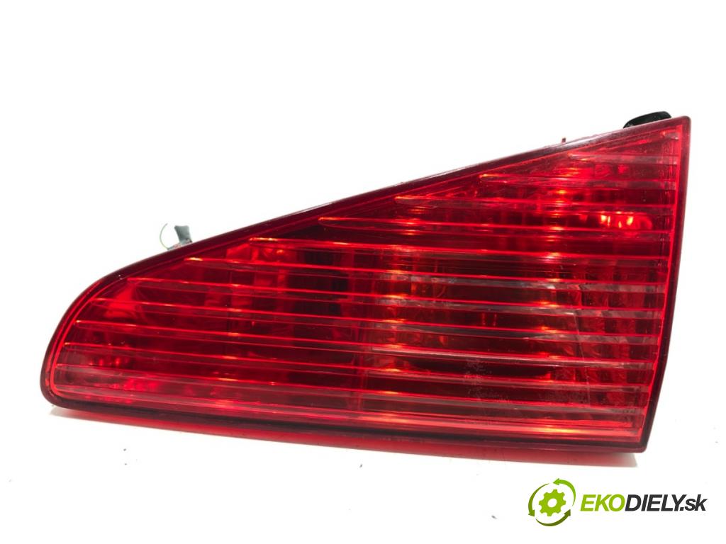 PEUGEOT 607 sedan 2006 100 kW 2.0 HDI 1997 Svetlo zad pravá vnútorná  (Kľučka dverí ostatné)