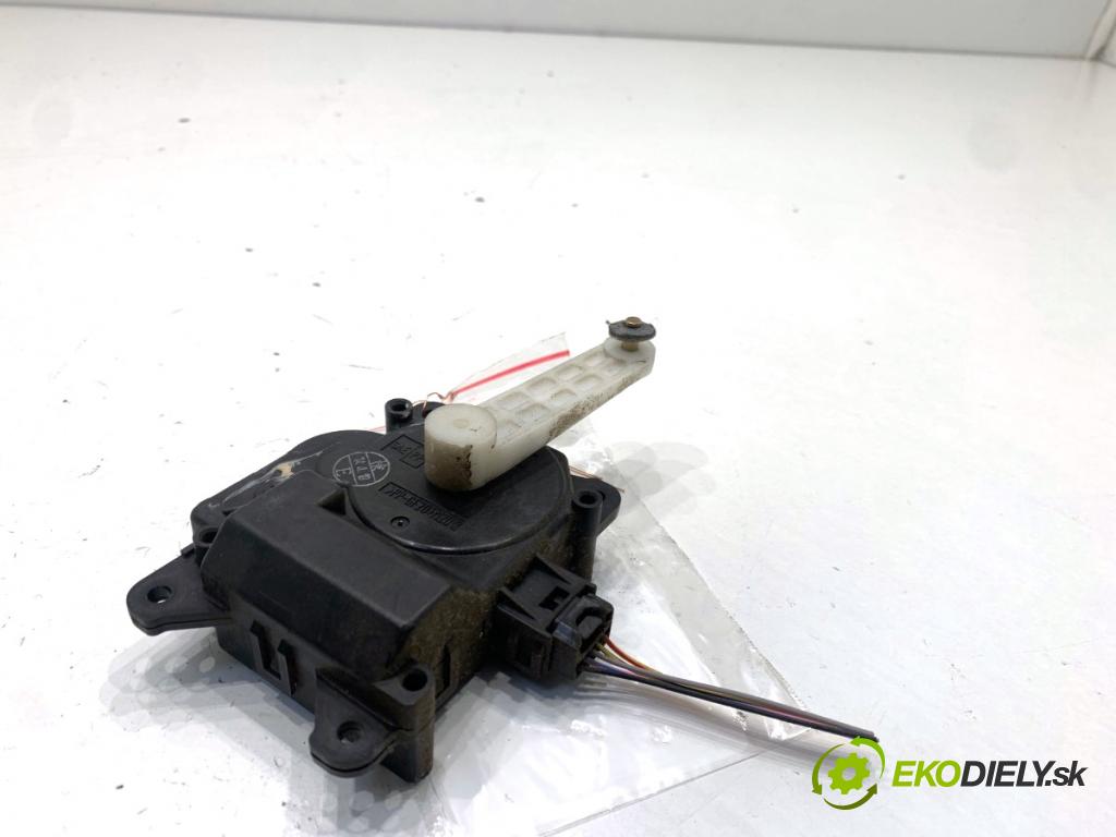 TOYOTA AVENSIS T25 liftback 2004 108 kW 2.0 (AZT250_) 1998 Motor kúrenia 063700-8680