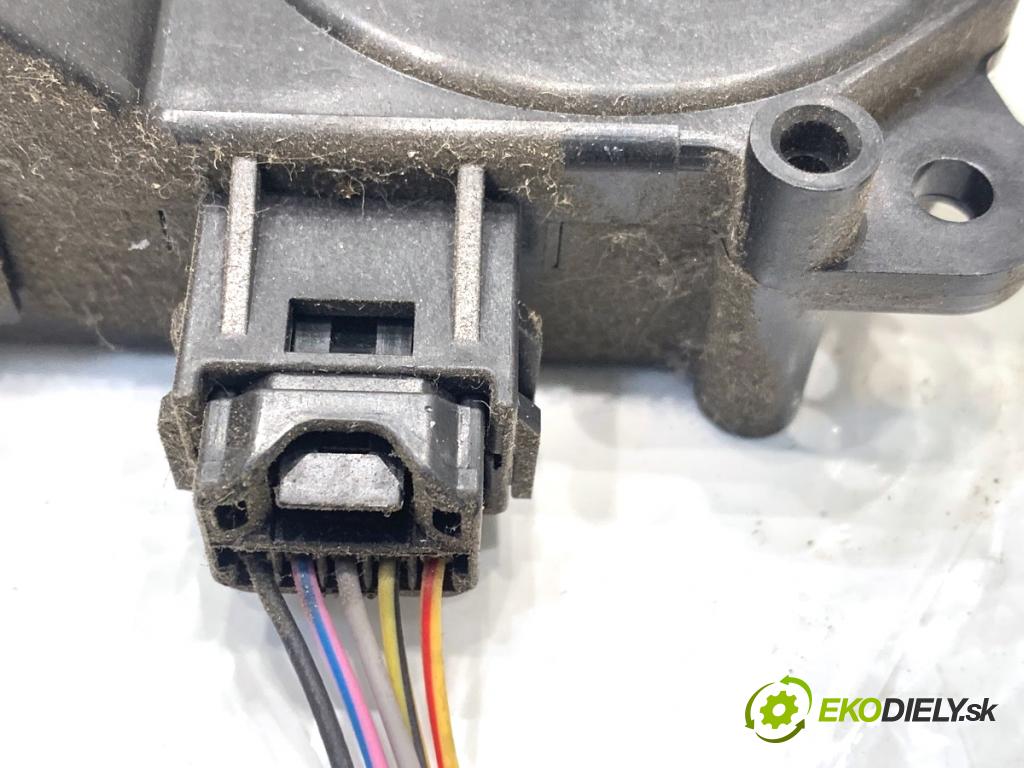 TOYOTA AVENSIS T25 liftback 2004 108 kW 2.0 (AZT250_) 1998 Motor kúrenia 063700-8680