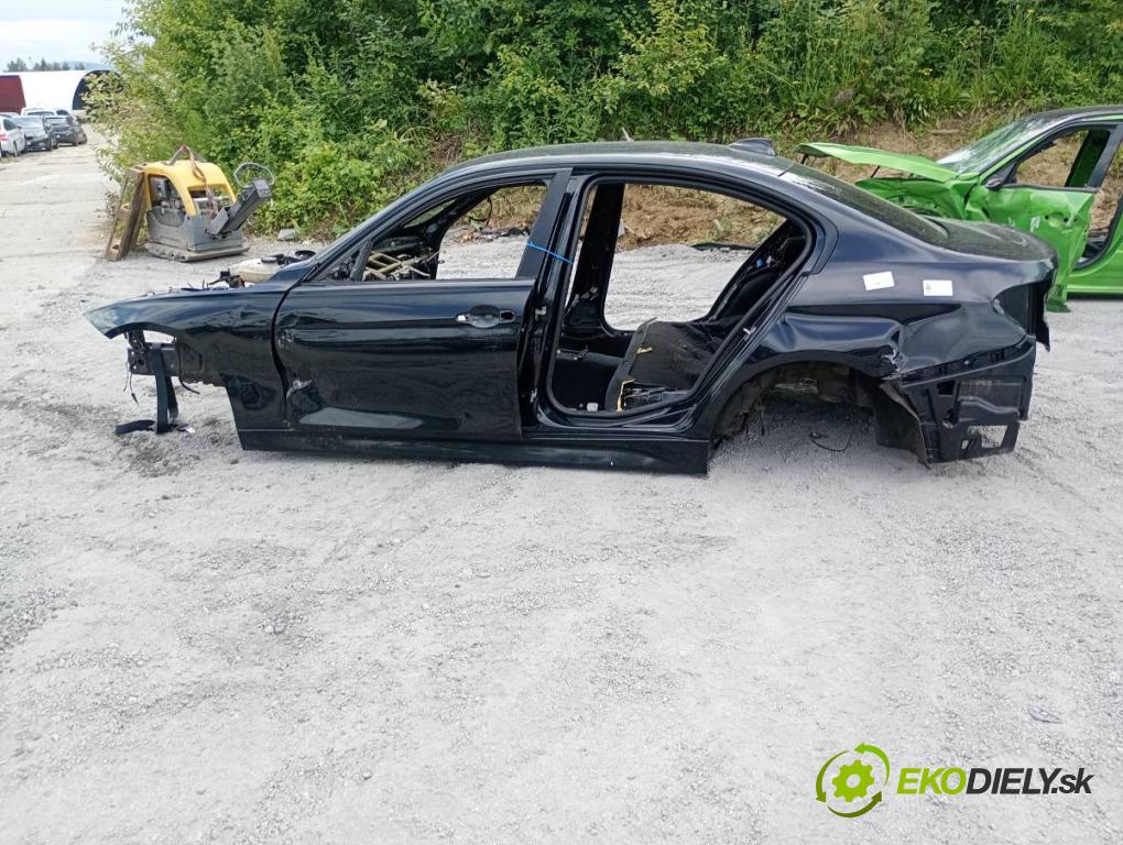 BMW F30 sedan 2015 110 kW 318 d 1995 karoséria ČTVRŤÁK: Blatník prah strecha PODŁUŻNICA 