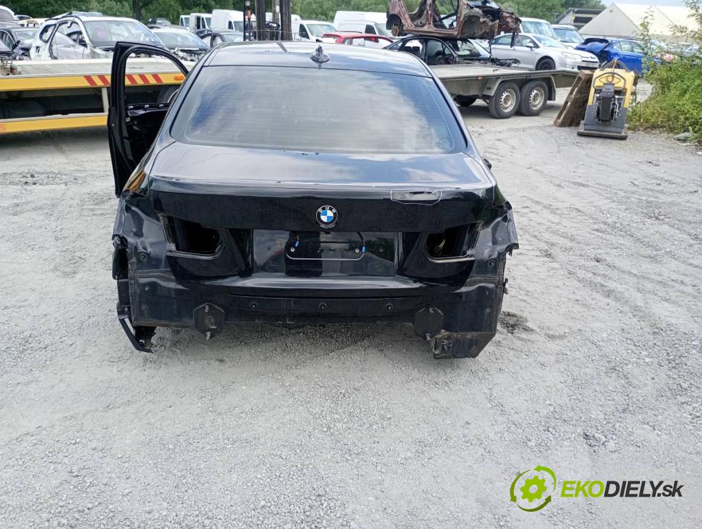 BMW F30 sedan 2015 110 kW 318 d 1995 karoséria ČTVRŤÁK: Blatník prah strecha PODŁUŻNICA