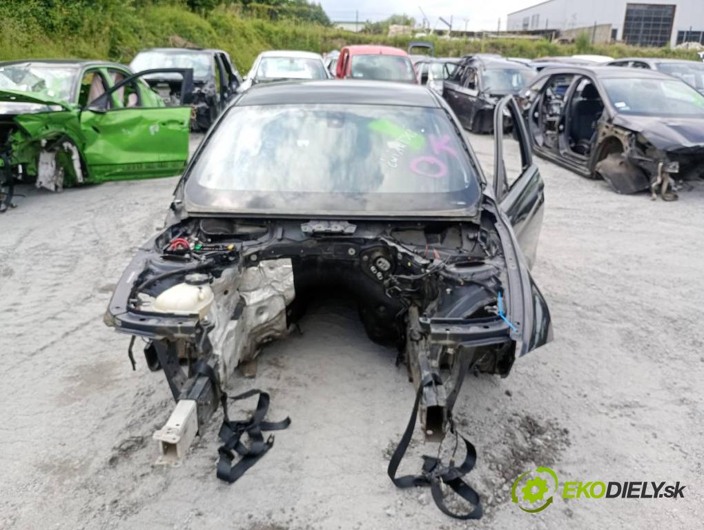 BMW F30 sedan 2015 110 kW 318 d 1995 karoséria ČTVRŤÁK: Blatník prah strecha PODŁUŻNICA