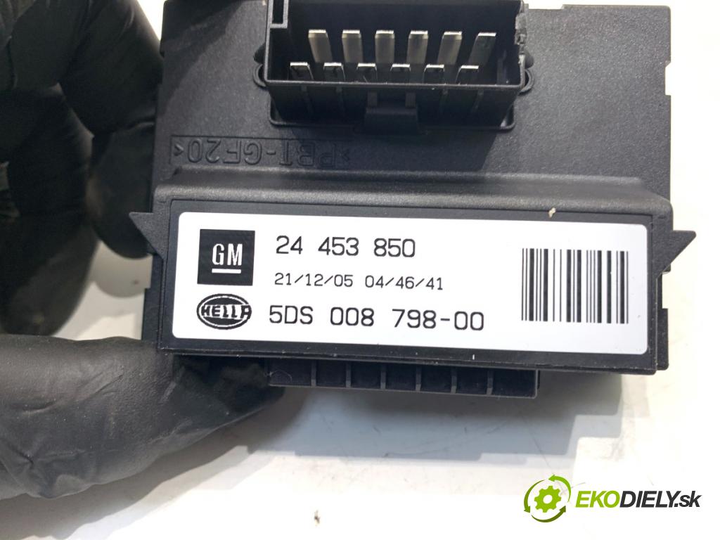 OPEL ASTRA H liftback 2006 125 kW 2.0 Turbo (L48) 1998 Modul ťažného oka 24453850 (Riadiaca jednotka ostatné)
