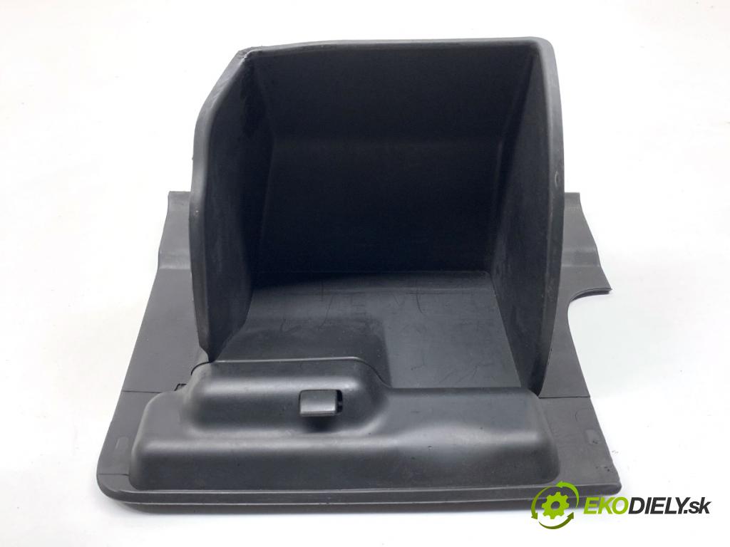 VW GOLF VI Kombi 2010 77 kW 1.6 TDI 1598 Priehradka, kastlík volantu 1K1857923J