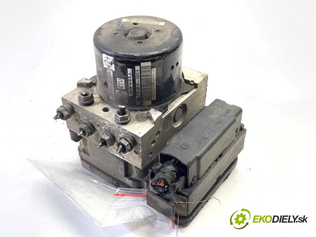 VW GOLF VI Kombi 2010 77 kW 1.6 TDI 1598 pumpa ABS 1K0614517CE (Pumpa ABS)