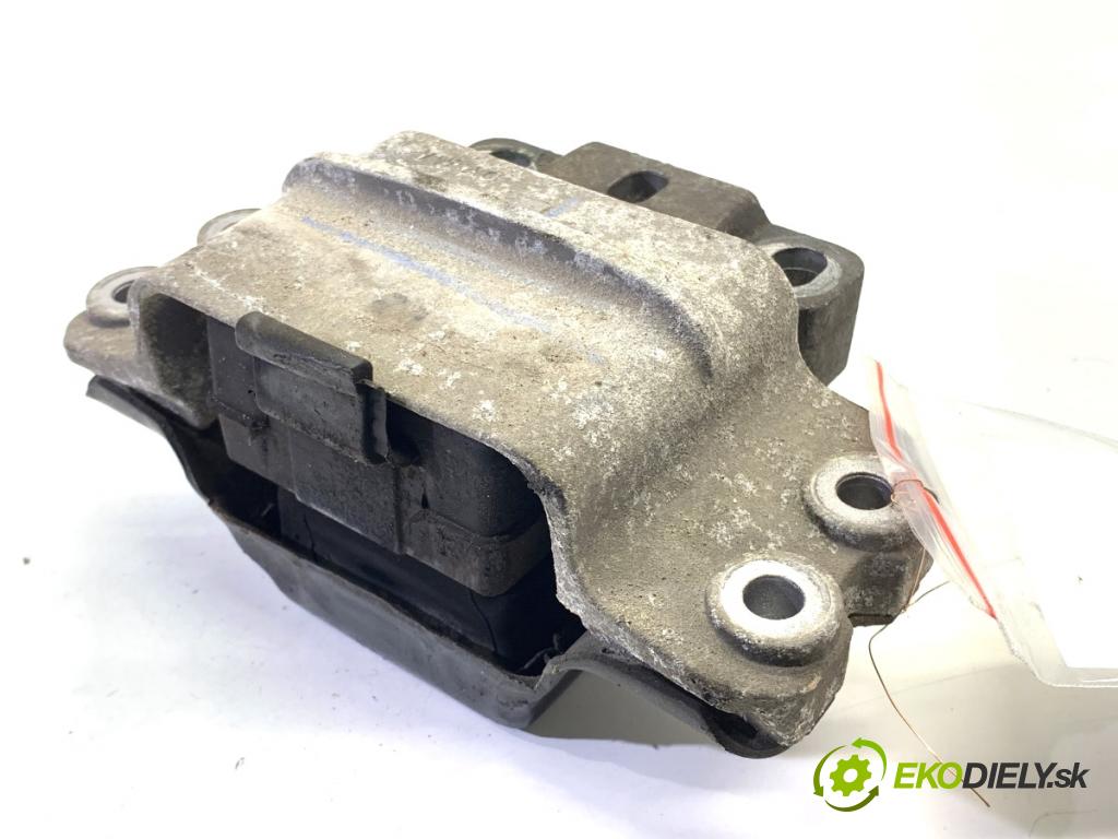 VW GOLF VI Kombi 2010 77 kW 1.6 TDI 1598 AirBag Motor ľavy 1K0199555