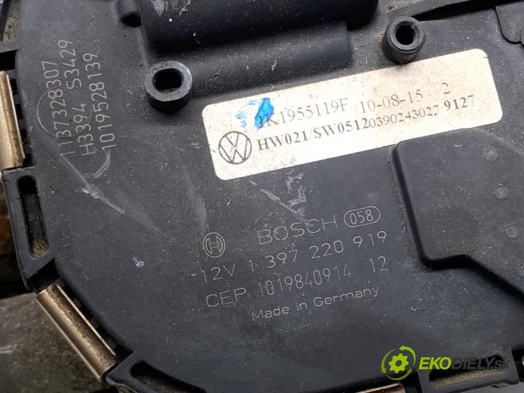 VW GOLF VI Kombi 2010 77 kW 1.6 TDI 1598 Mechanizmus stieračov predný 1K1955023H (Motorček stieračov predný)
