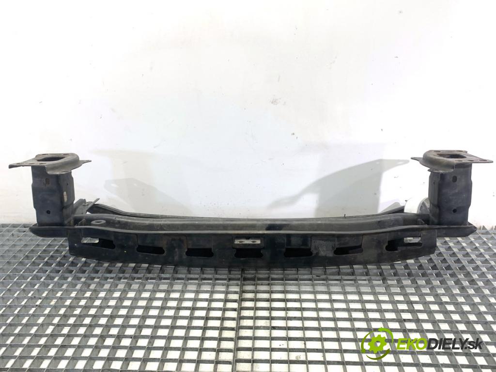 VW GOLF VI Kombi 2010 77 kW 1.6 TDI 1598 Výstuha nárazníka predný 5K0807109M (Výstuha predná)